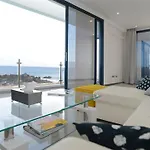 Luxury Villa *